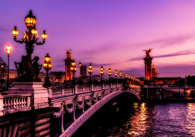 most v Paříži